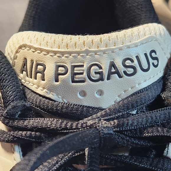 Nike Shoes Mens 11.5 White Black Air Pegasus 2005 2K5 Sneaker HQ5403-102 - Picture 8 of 12